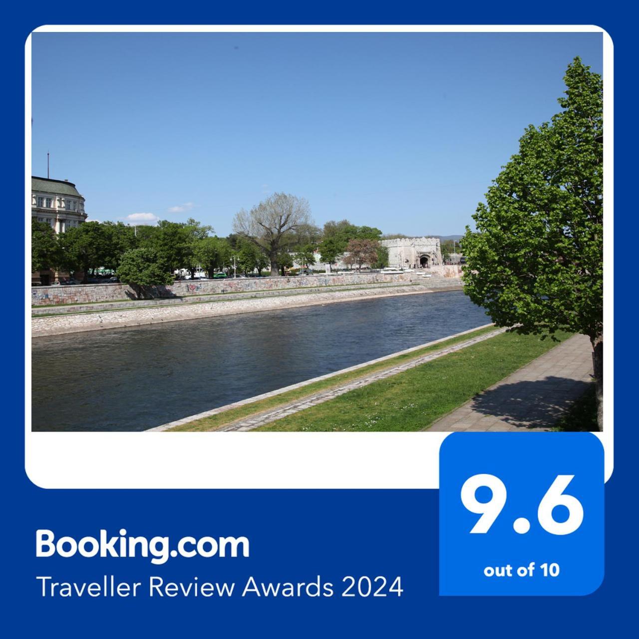 65 Square Meters Designer Apartment In Heart Of City - River View ! Park For Free Ni 外观 照片