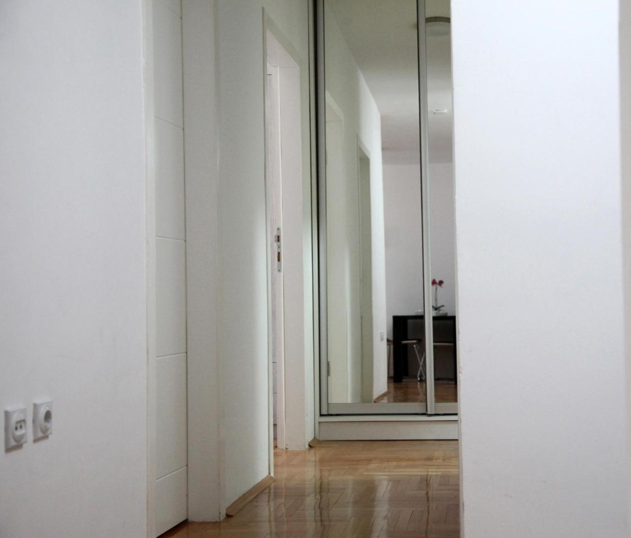 65 Square Meters Designer Apartment In Heart Of City - River View ! Park For Free Ni 外观 照片