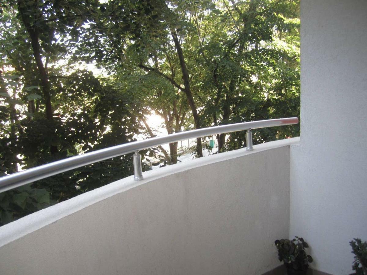 65 Square Meters Designer Apartment In Heart Of City - River View ! Park For Free Ni 外观 照片