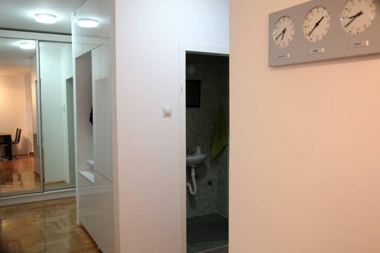 65 Square Meters Designer Apartment In Heart Of City - River View ! Park For Free Ni 外观 照片