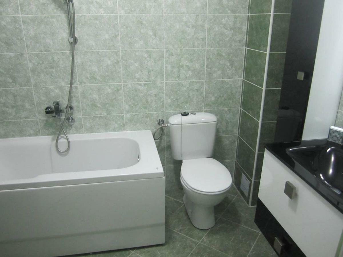 65 Square Meters Designer Apartment In Heart Of City - River View ! Park For Free Ni 外观 照片