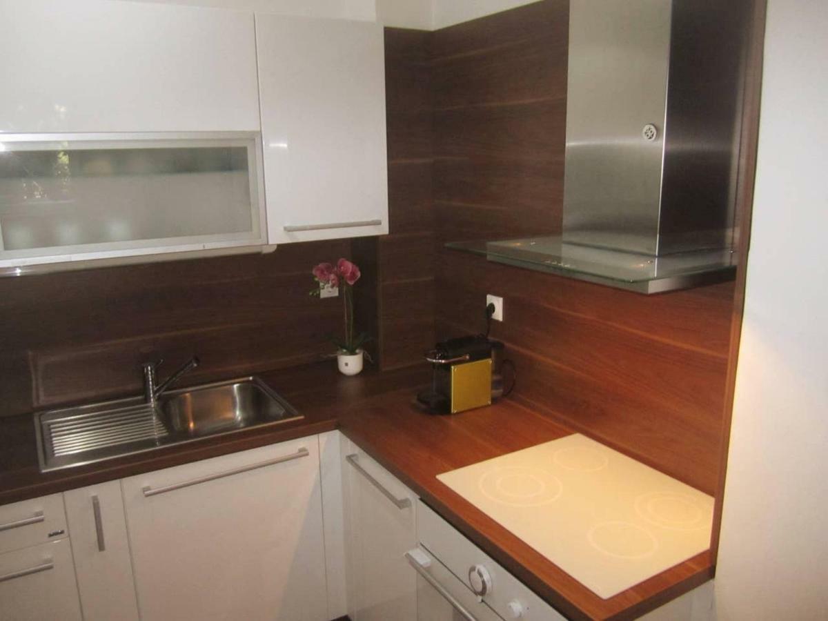 65 Square Meters Designer Apartment In Heart Of City - River View ! Park For Free Ni 外观 照片
