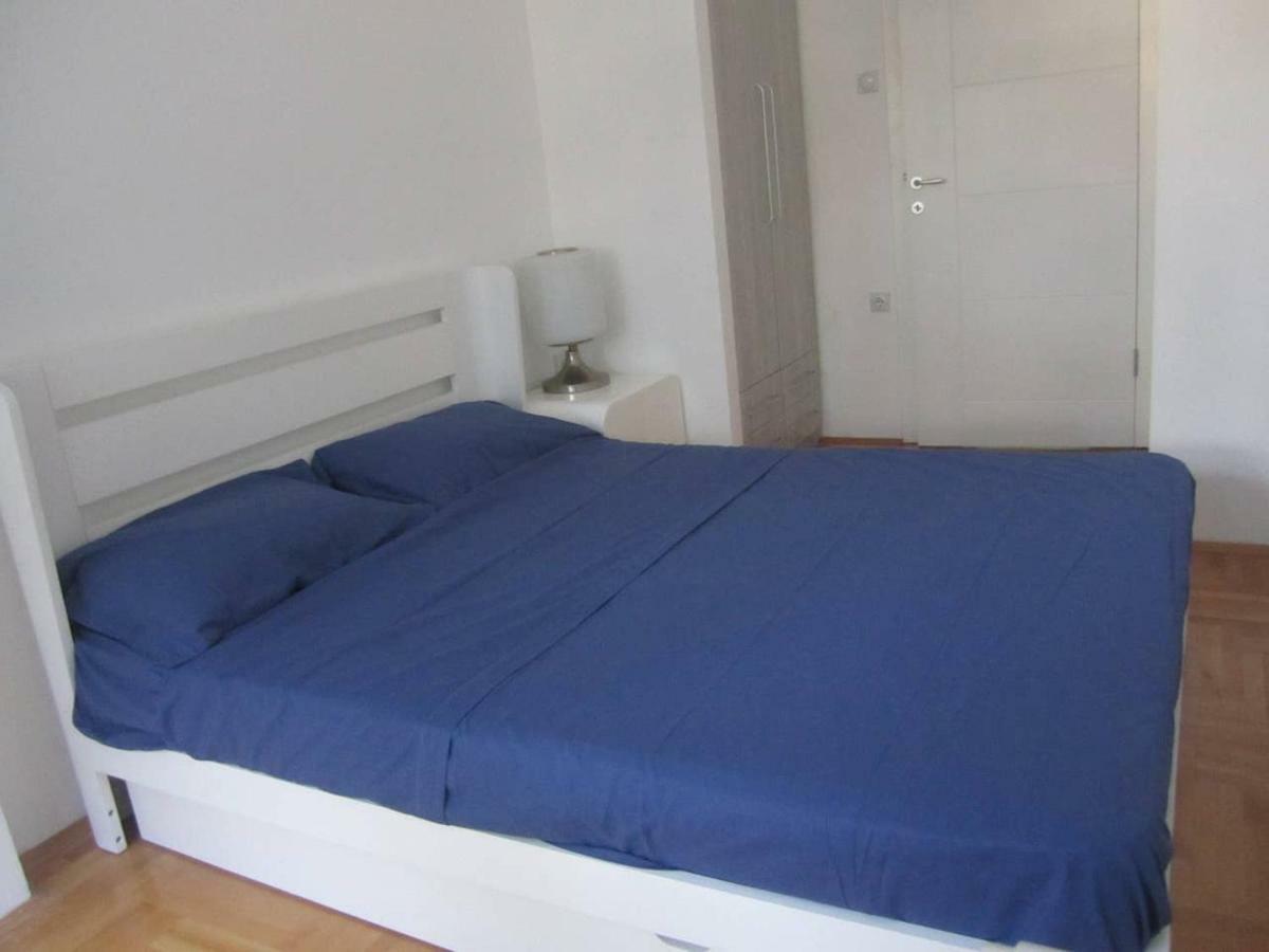 65 Square Meters Designer Apartment In Heart Of City - River View ! Park For Free Ni 外观 照片