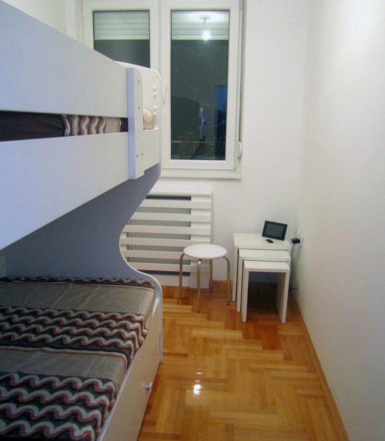 65 Square Meters Designer Apartment In Heart Of City - River View ! Park For Free Ni 外观 照片